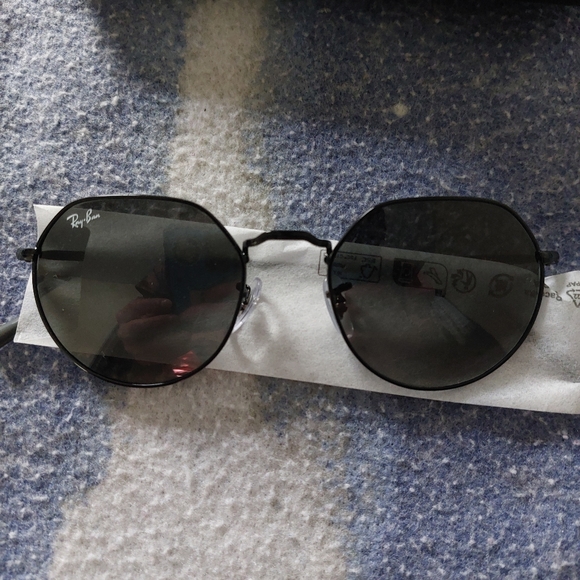 Ray-Ban Jack Sunglasses. Unworn. New in Box. - Picture 5 of 9
